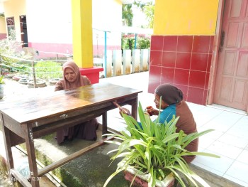 PENGECATAN MEJA SISWA KELAS 5 & 6 2025